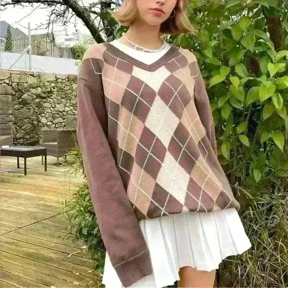 Argyle V-Neck Sweater, Brown, Women’s Size Medium, Baggy Fit, Karwuiio - Picture 2 of 12